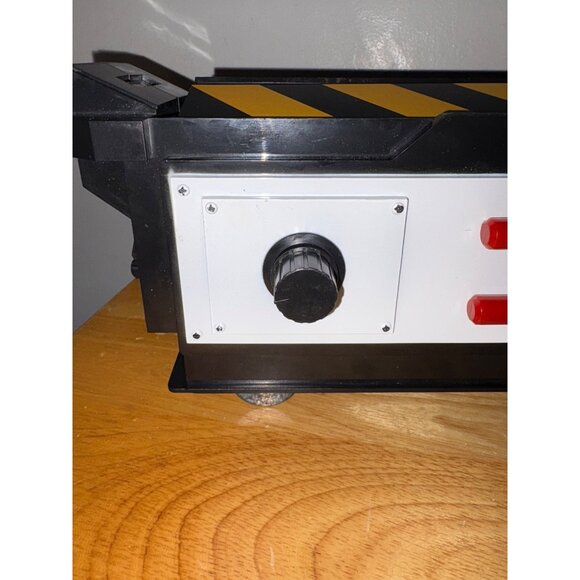 Wal-Mart Exclusive 2019 GHOSTBUSTERS Ghost Trap with Foot Pedal by Imagine - Picture 2 of 13